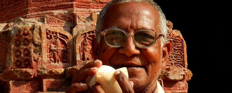 Hindu priester shiva tempel puthia rajshahi bangladesch